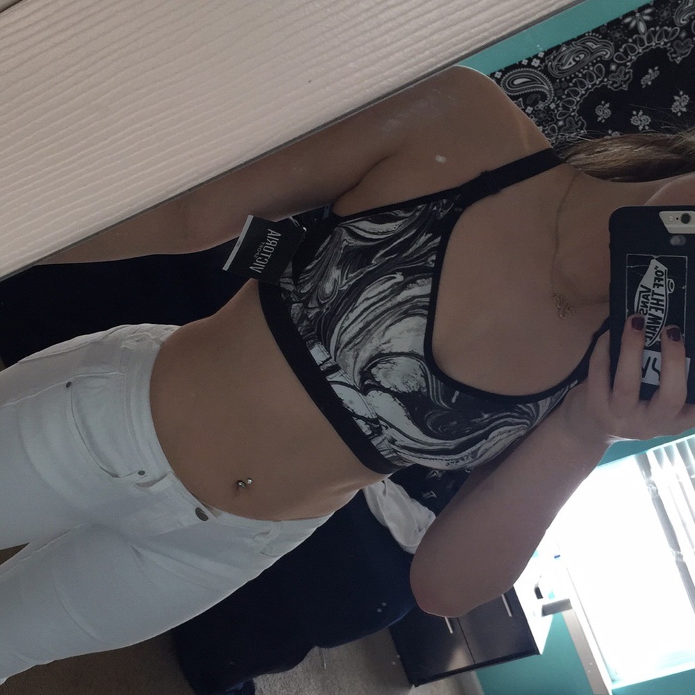 NWT VS marble cup sport bra